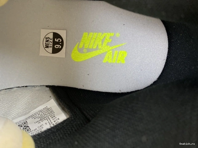 One Kick 555088-118 HIGH AIR OG GOLD' JORDAN RETRO 'VOLT 1 0716